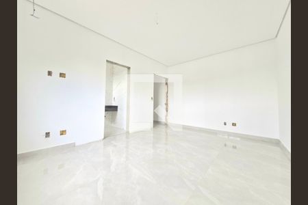 Casa de condomínio à venda com 417m², 4 quartos e 4 vagasSuíte 3