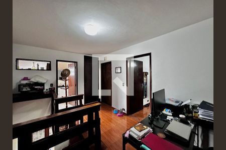 Casa à venda com 250m², 3 quartos e 4 vagas Casa à venda com 250m², 3 quartos e 4 vagasHall Quartos