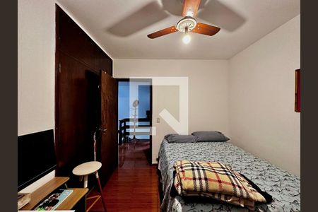 Casa à venda com 250m², 3 quartos e 4 vagas Casa à venda com 250m², 3 quartos e 4 vagasQuarto 3