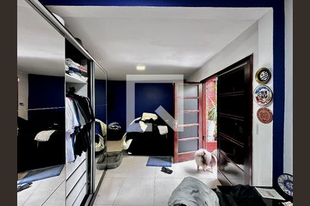 Casa à venda com 250m², 3 quartos e 4 vagas Casa à venda com 250m², 3 quartos e 4 vagasSuíte Fundos