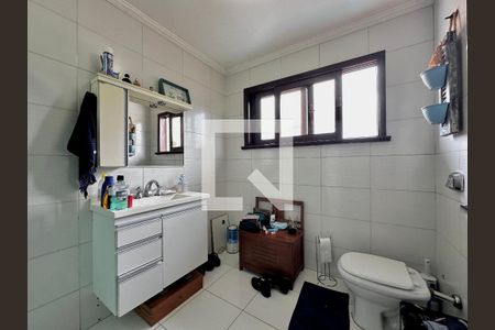 Casa à venda com 250m², 3 quartos e 4 vagas Casa à venda com 250m², 3 quartos e 4 vagasBanheiro Suíte 2