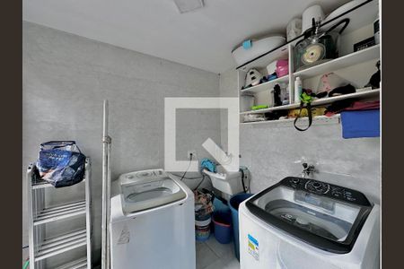 Casa à venda com 250m², 3 quartos e 4 vagas Casa à venda com 250m², 3 quartos e 4 vagasÁrea de Serviço