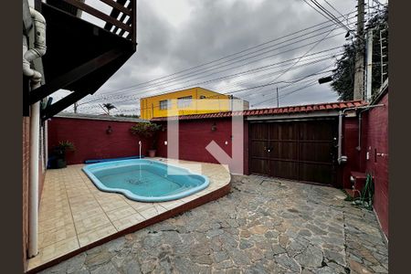 Casa à venda com 250m², 3 quartos e 4 vagas Casa à venda com 250m², 3 quartos e 4 vagasPiscina/Garagem