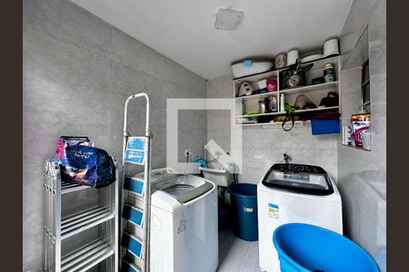 Casa à venda com 250m², 3 quartos e 4 vagas Casa à venda com 250m², 3 quartos e 4 vagasÁrea de Serviço