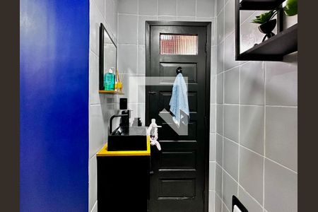 Casa à venda com 250m², 3 quartos e 4 vagas Casa à venda com 250m², 3 quartos e 4 vagasBanheiro Suíte Fundos