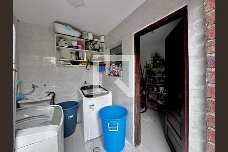 Casa à venda com 250m², 3 quartos e 4 vagas Casa à venda com 250m², 3 quartos e 4 vagasÁrea de Serviço