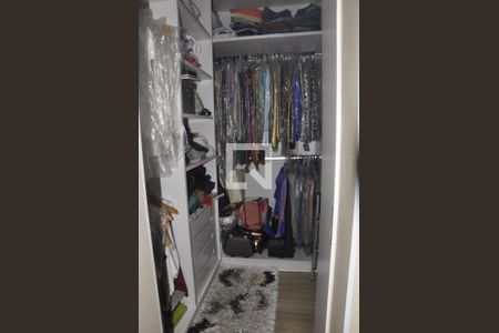 Casa à venda com 250m², 3 quartos e 5 vagasCloset