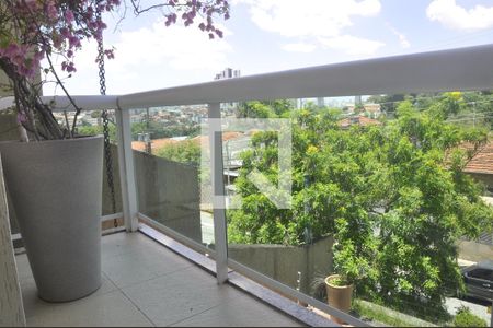 Casa à venda com 250m², 3 quartos e 5 vagasVaranda do Quarto 01 com Closet e Suíte