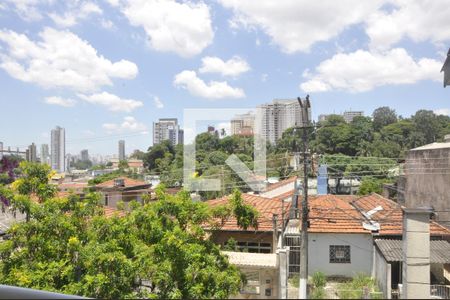 Casa à venda com 250m², 3 quartos e 5 vagasVaranda do Quarto 01 com Closet e Suíte