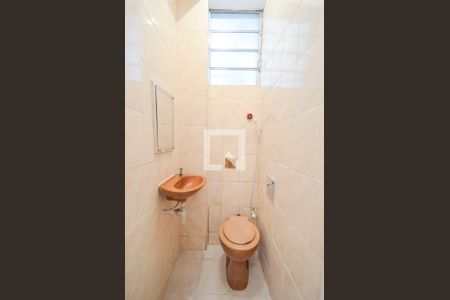 Apartamento à venda com 150m², 4 quartos e sem vaga Apartamento à venda com 150m², 4 quartos e sem vagaBanheiro de serviço