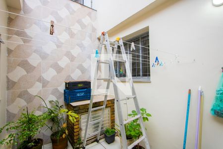 Casa à venda com 170m², 3 quartos e 2 vagas Casa à venda com 170m², 3 quartos e 2 vagasQuintal