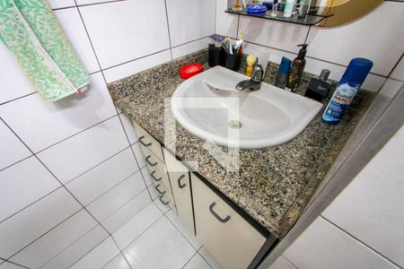 Casa à venda com 170m², 3 quartos e 2 vagas Casa à venda com 170m², 3 quartos e 2 vagasBanheiro social