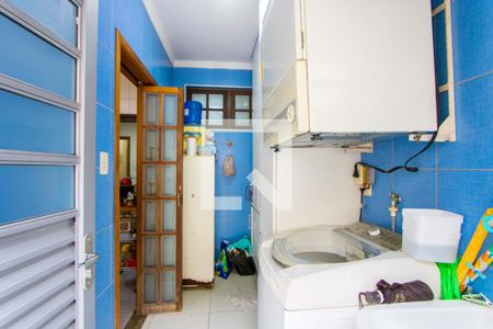 Casa à venda com 170m², 3 quartos e 2 vagas Casa à venda com 170m², 3 quartos e 2 vagasÁrea de serviço