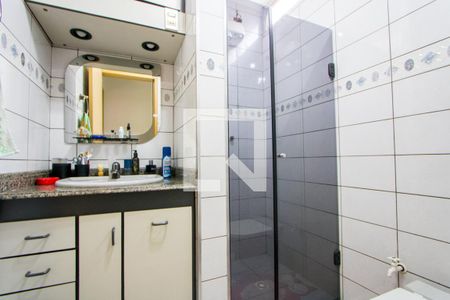 Casa à venda com 170m², 3 quartos e 2 vagas Casa à venda com 170m², 3 quartos e 2 vagasBanheiro social