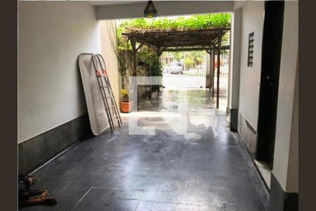 Casa à venda com 282m², 3 quartos e 4 vagas