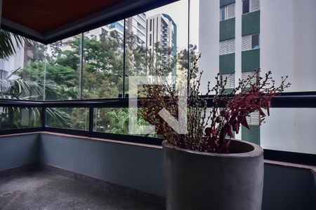 Apartamento à venda com 186m², 3 quartos e 3 vagas Apartamento à venda com 186m², 3 quartos e 3 vagasVaranda da Suíte 3