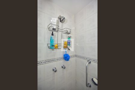 Apartamento à venda com 186m², 3 quartos e 3 vagas Apartamento à venda com 186m², 3 quartos e 3 vagasChuveiro do Banheiro da Suíte 2