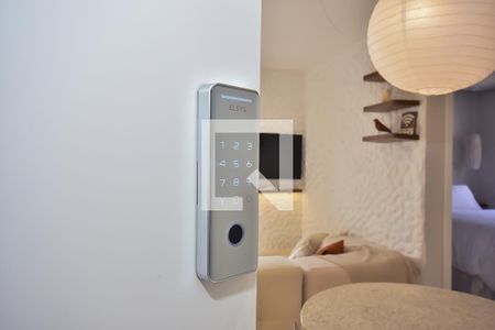 Fechadura Eletrônica de apartamento para alugar com 2 quartos, 42m² em Cidade Jardim, São Paulo