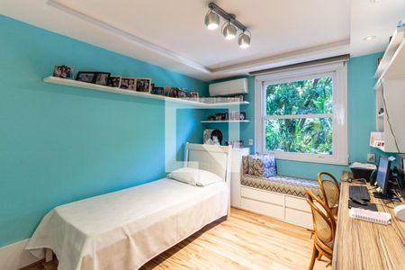 Apartamento para alugar com 220m², 3 quartos e 3 vagas Apartamento para alugar com 220m², 3 quartos e 3 vagasQuarto 3