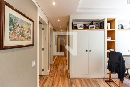 Apartamento para alugar com 220m², 3 quartos e 3 vagas Apartamento para alugar com 220m², 3 quartos e 3 vagasEscritório