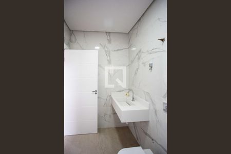 Casa à venda com 310m², 3 quartos e 4 vagasBanheiro da Suíte