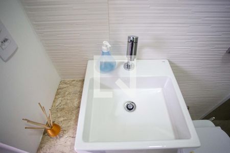 Casa à venda com 310m², 3 quartos e 4 vagasBanheiro Social 2