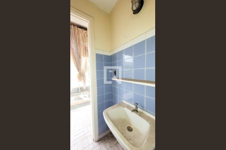 Casa à venda com 308m², 3 quartos e 1 vaga Casa à venda com 308m², 3 quartos e 1 vagaBanheiro da Edícula