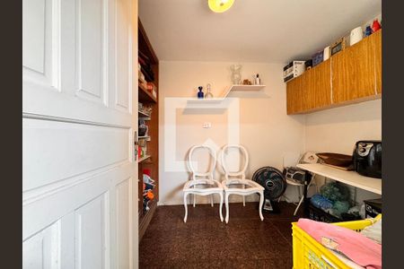 Casa à venda com 157m², 3 quartos e 2 vagas Casa à venda com 157m², 3 quartos e 2 vagasEdícula