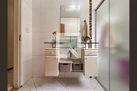 Casa à venda com 157m², 3 quartos e 2 vagas Casa à venda com 157m², 3 quartos e 2 vagasBanheiro