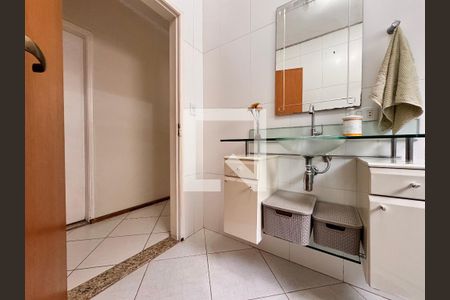 Casa à venda com 157m², 3 quartos e 2 vagas Casa à venda com 157m², 3 quartos e 2 vagasBanheiro