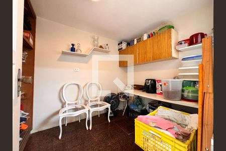 Casa à venda com 157m², 3 quartos e 2 vagas Casa à venda com 157m², 3 quartos e 2 vagasEdícula