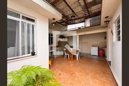 Casa à venda com 157m², 3 quartos e 2 vagas Casa à venda com 157m², 3 quartos e 2 vagasVaranda/ quintal
