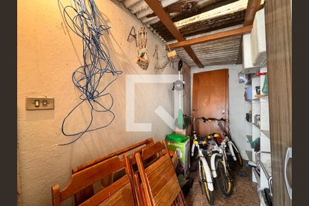 Casa à venda com 157m², 3 quartos e 2 vagas Casa à venda com 157m², 3 quartos e 2 vagasDepósito