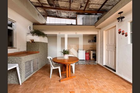 Casa à venda com 157m², 3 quartos e 2 vagas Casa à venda com 157m², 3 quartos e 2 vagasVaranda/ quintal