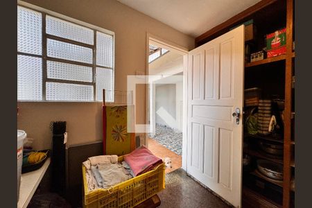 Casa à venda com 157m², 3 quartos e 2 vagas Casa à venda com 157m², 3 quartos e 2 vagasEdícula