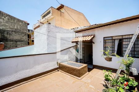Casa à venda com 137m², 4 quartos e 1 vaga Casa à venda com 137m², 4 quartos e 1 vagaQuintal