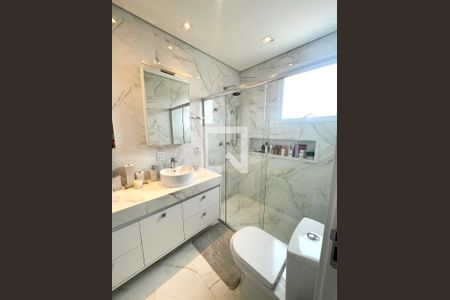 Apartamento à venda com 131m², 3 quartos e 2 vagas Apartamento à venda com 131m², 3 quartos e 2 vagasBanheiro da Suíte 2