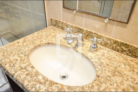 Apartamento à venda com 110m², 3 quartos e 1 vagaBanheiro da Suíte