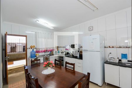 Casa à venda com 160m², 2 quartos e 2 vagas Casa à venda com 160m², 2 quartos e 2 vagasCozinha