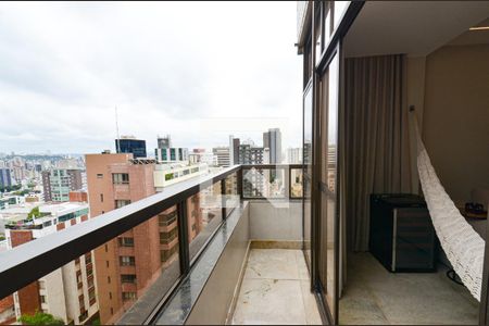 Apartamento à venda com 420m², 4 quartos e 5 vagasVaranda