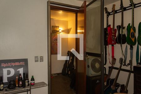 Casa à venda com 252m², 3 quartos e 3 vagas Casa à venda com 252m², 3 quartos e 3 vagasQuarto de Serviço