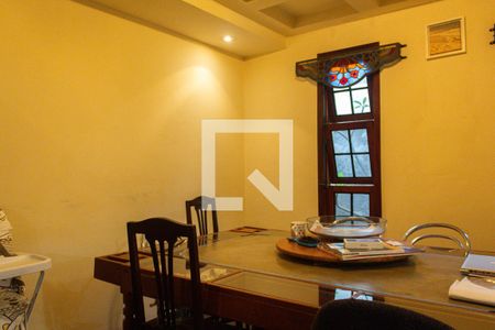 Casa à venda com 252m², 3 quartos e 3 vagas Casa à venda com 252m², 3 quartos e 3 vagasSala 2