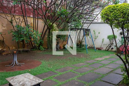 Casa à venda com 252m², 3 quartos e 3 vagas Casa à venda com 252m², 3 quartos e 3 vagasÁrea Externa