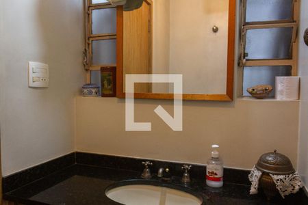 Casa à venda com 252m², 3 quartos e 3 vagas Casa à venda com 252m², 3 quartos e 3 vagasBanheiro