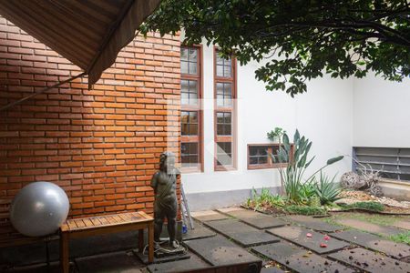 Casa à venda com 252m², 3 quartos e 3 vagas Casa à venda com 252m², 3 quartos e 3 vagasÁrea Externa