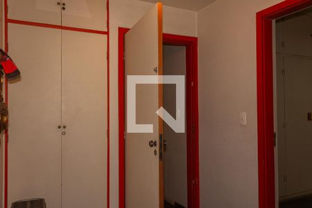 Casa à venda com 252m², 3 quartos e 3 vagas Casa à venda com 252m², 3 quartos e 3 vagasQuarto 3