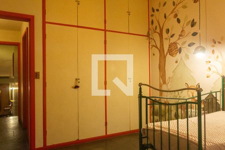 Casa à venda com 252m², 3 quartos e 3 vagas Casa à venda com 252m², 3 quartos e 3 vagasQuarto 2