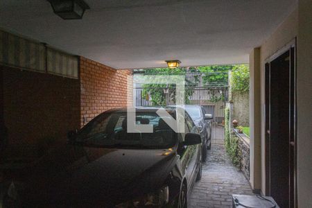 Casa à venda com 252m², 3 quartos e 3 vagas Casa à venda com 252m², 3 quartos e 3 vagasÁrea Externa