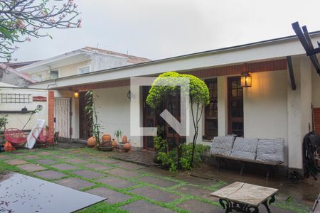 Casa à venda com 252m², 3 quartos e 3 vagas Casa à venda com 252m², 3 quartos e 3 vagasÁrea Externa