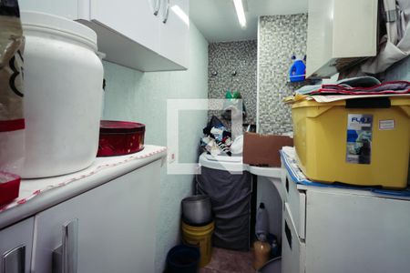 Casa à venda com 190m², 5 quartos e 4 vagas Casa à venda com 190m², 5 quartos e 4 vagasCasa 2: Área de serviço